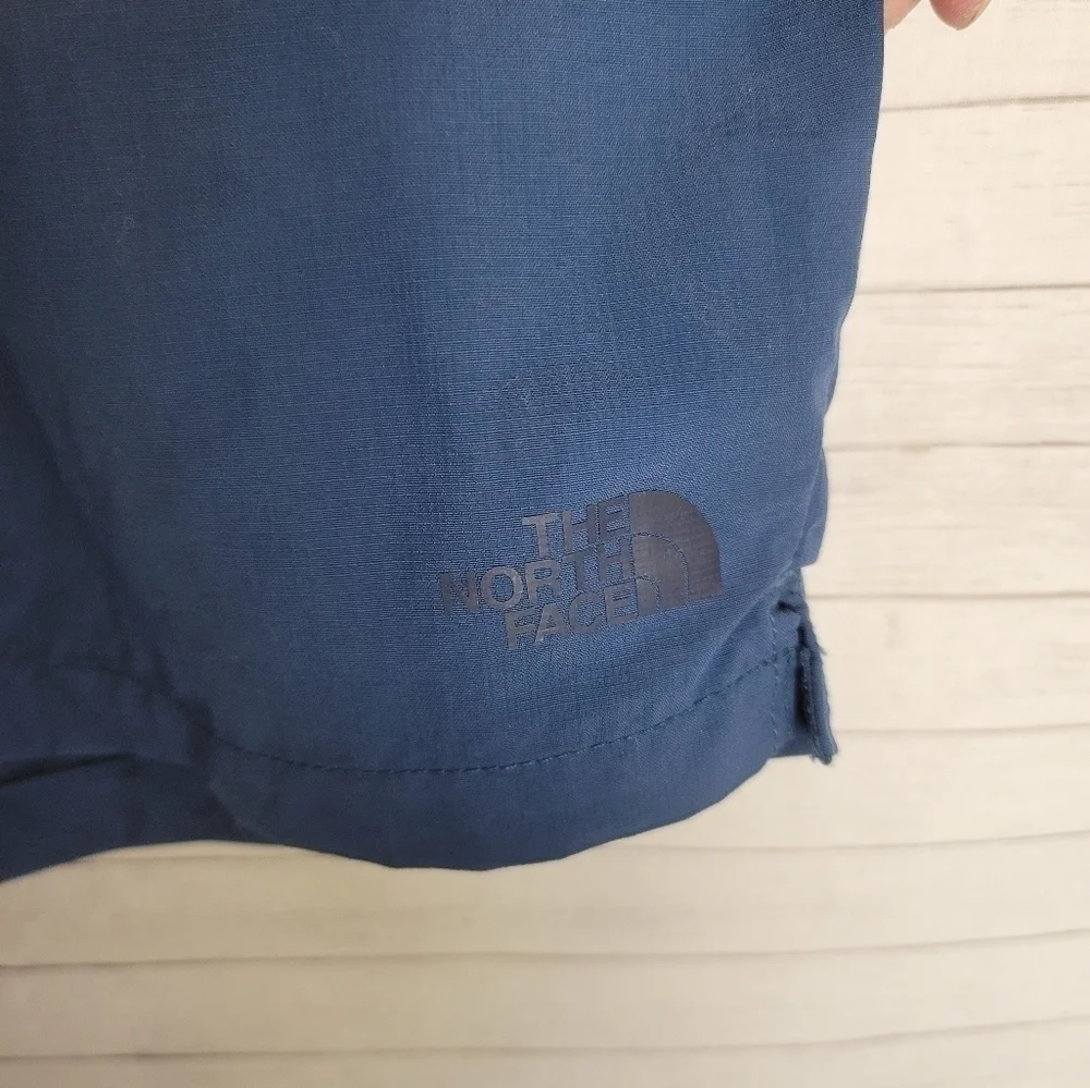 The North Face Pull On Adventure Hybrid Shorts in Blue Ripstop, sz XL